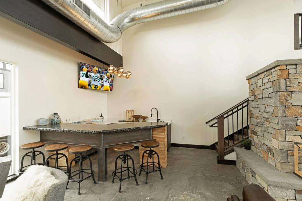 Brand New Upscale Home- Best Location! Whitefish Exterior foto